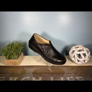 Finn Comfort Newport Black Size 42 (11-11.5)